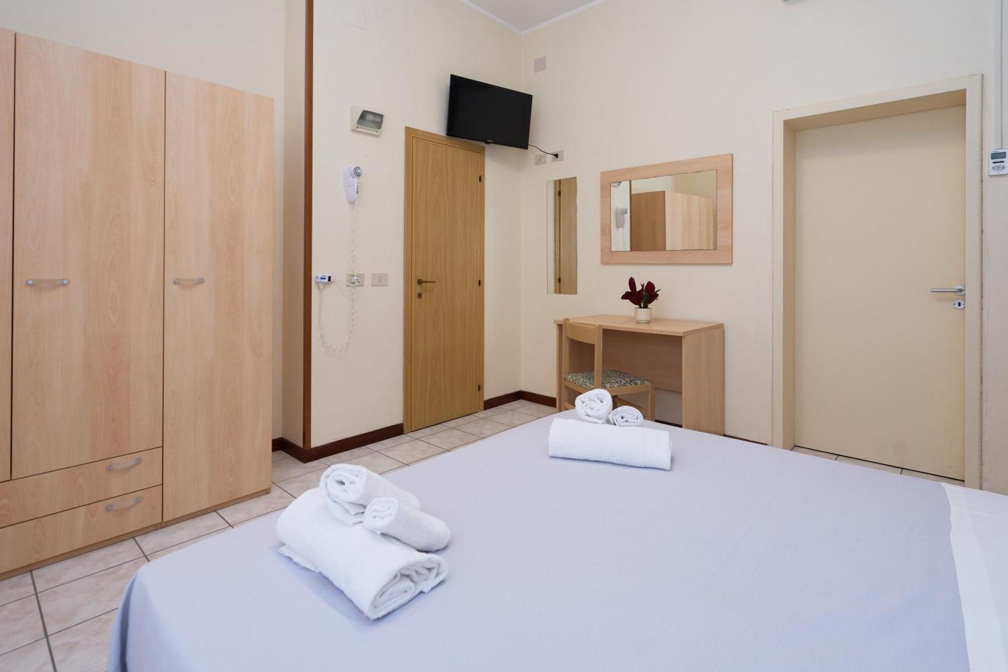 Hotel Jolanda Μπελάρια-Ιτζέα Μαρίνα Εξωτερικό φωτογραφία