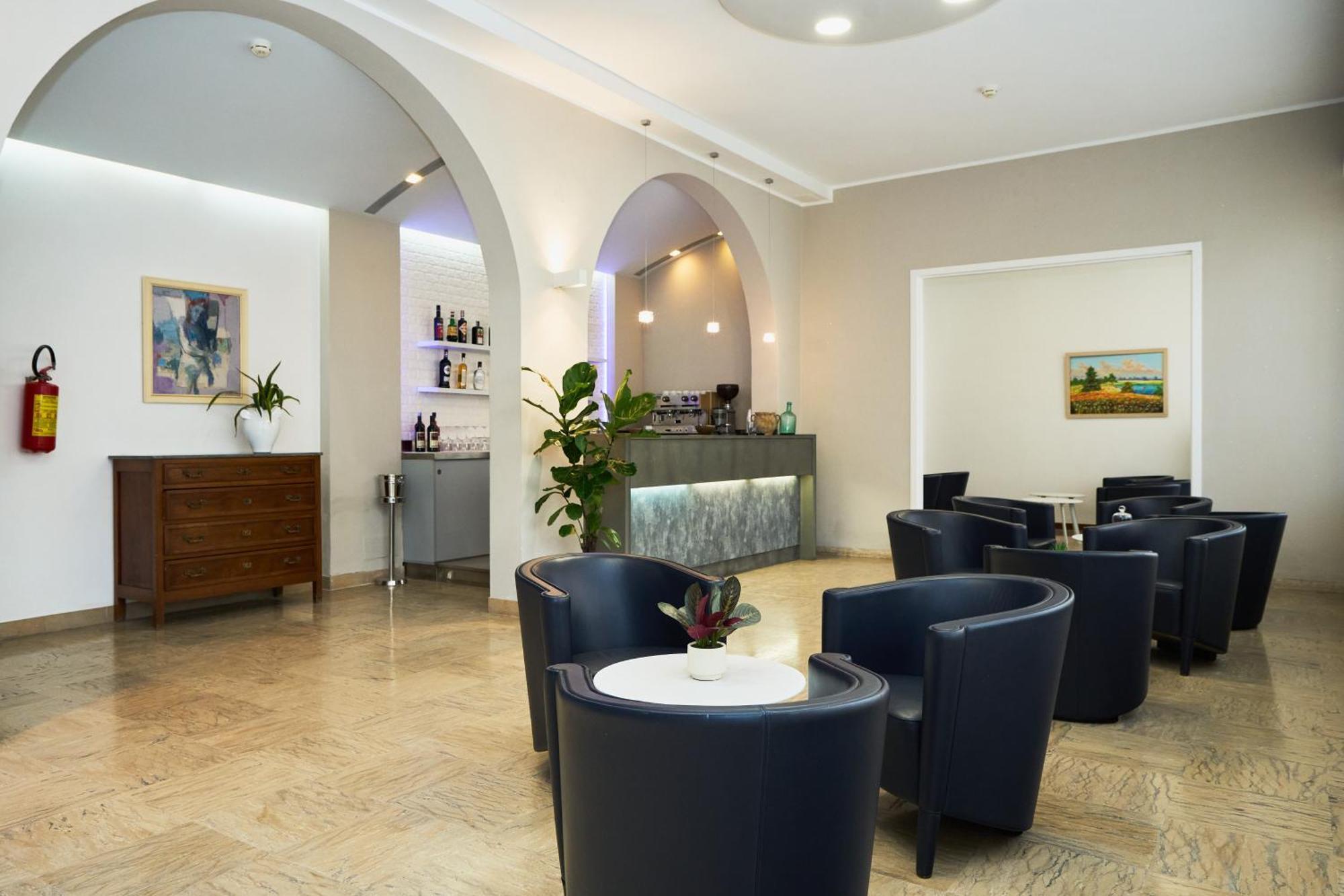 Hotel Jolanda Μπελάρια-Ιτζέα Μαρίνα Εξωτερικό φωτογραφία