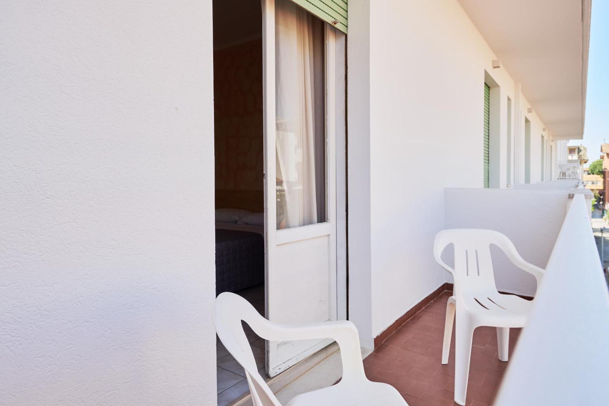 Hotel Jolanda Μπελάρια-Ιτζέα Μαρίνα Εξωτερικό φωτογραφία